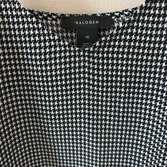 Halogen Women’s Black & White V-Neck Camisole Size M - Picture 2 of 4